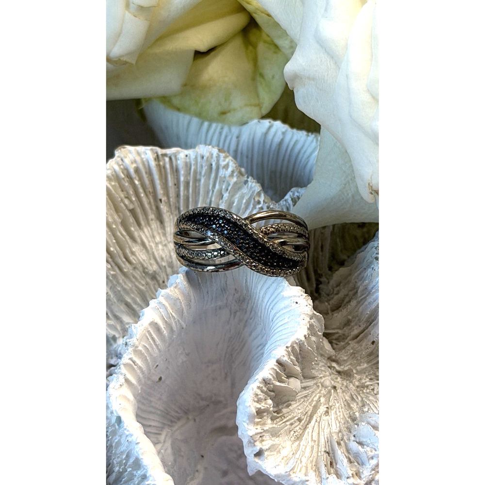 Elegant 925 Sterling Silver Infinity Tiny Diamonds Ring Size 8